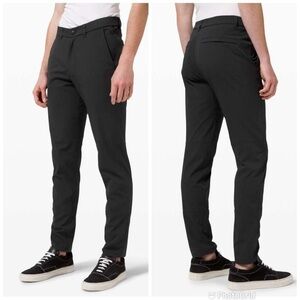 Lululemon Commission Pant Slim-Fit Warpstreme Black *Light
Size 34” inseam 34”